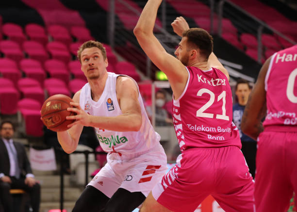 也是对球队 也是对球队